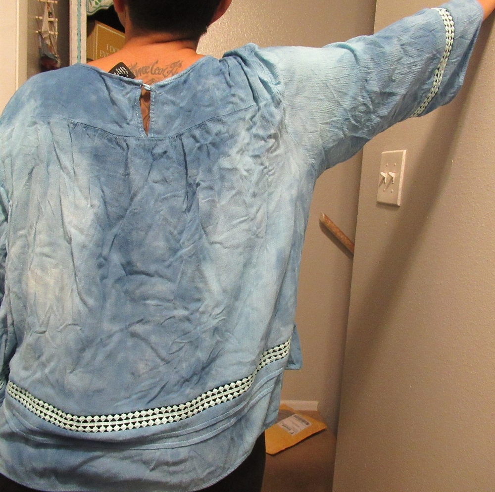 Plus  size blouse 3X - Picture 3 of 4
